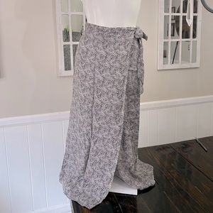 MIDI fall skirt with black and white leopard print pattern